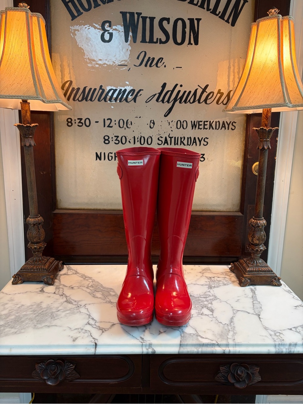 Hunter Gloss Red Tall Rain Boots - Classic Waterproof Style 9M